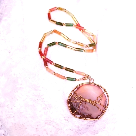 "SOLD* Vintage Faux Jade Necklace W/ Large Agate Pendant - Picture 4 of 6